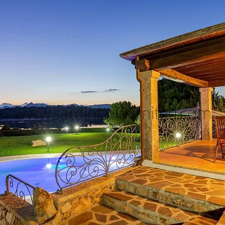 Danza Dei Fenicotteri Villa Capo Coda Cavallo