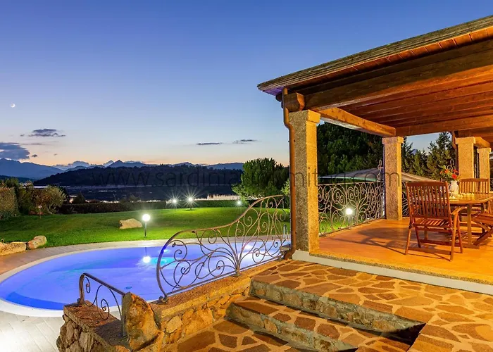 Danza Dei Fenicotteri Villa Capo Coda Cavallo